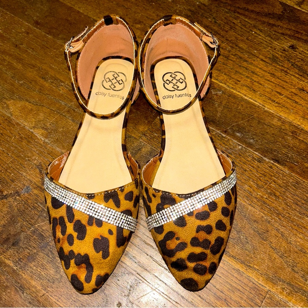 Daisy Fuentes Women’s 7.5 Leopard Lauriana Flats